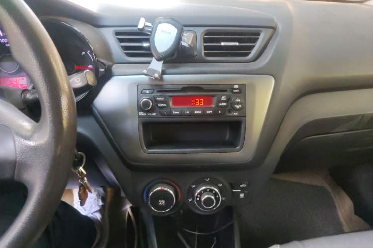 Used Kia K2 2012 Sedan 1.4L MT GLS Commemorative Edition
