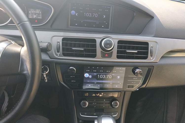 Used Roewe e550 2016 Deluxe Edition
