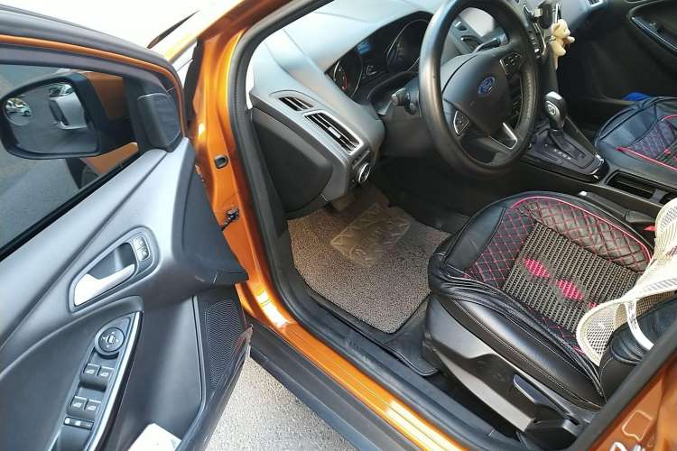 Used Ford Focus 2017 Hatchback 1.6L Automatic Fashion Edition Smart Drive Version
