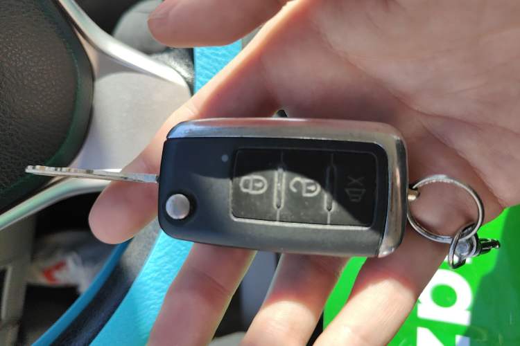 Used Soueast V3 Lingyue 2015 1.5L Manual Happiness Edition