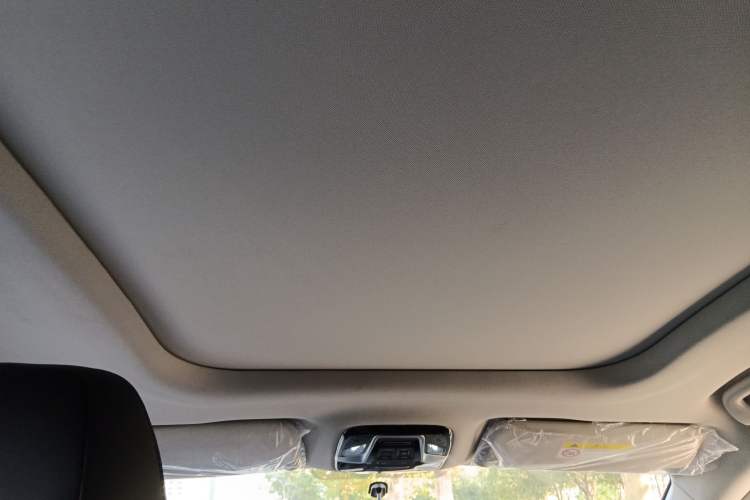 Used SOL X8 PLUS 2023 1.5 TGDI DCT Smart Edition 6-Seater
