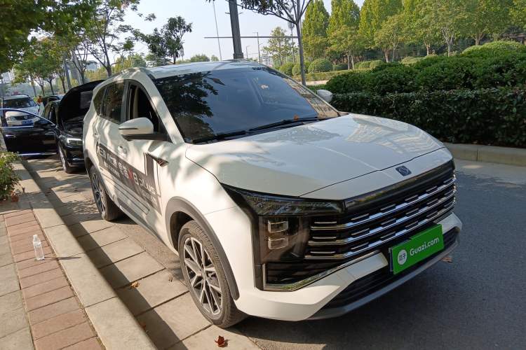 Used SOL X8 PLUS 2023 1.5 TGDI DCT Smart Edition 6-Seater
