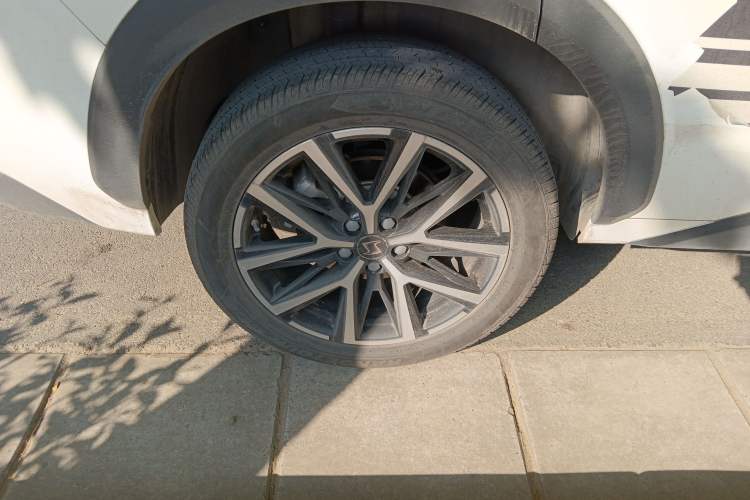 Used SOL X8 PLUS 2023 1.5 TGDI DCT Smart Edition 6-Seater
