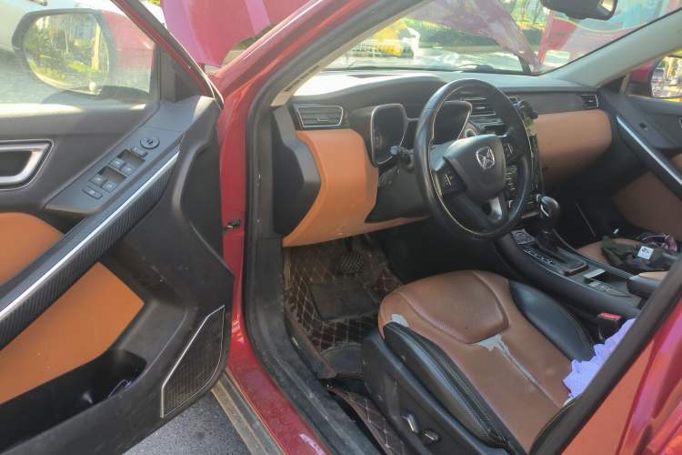 Used JMC Yusheng S330 2016 1.5L GTDi Automatic Two-Wheel Drive Prestige Edition
