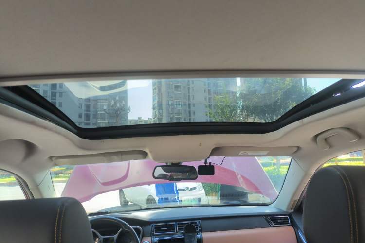 Used JMC Yusheng S330 2016 1.5L GTDi Automatic Two-Wheel Drive Prestige Edition
