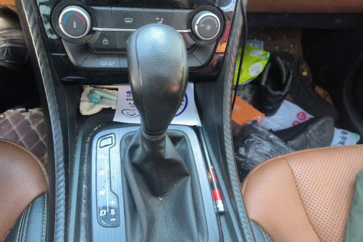 Used JMC Yusheng S330 2016 1.5L GTDi Automatic Two-Wheel Drive Prestige Edition
