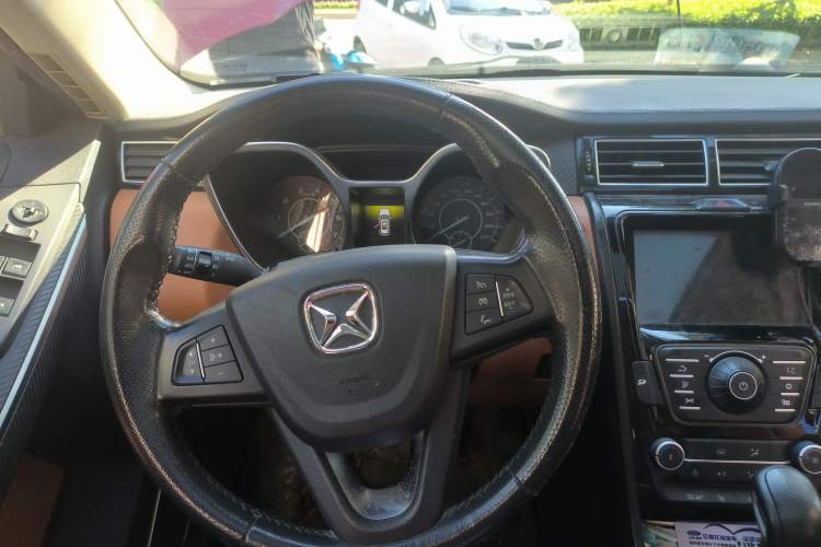 Used JMC Yusheng S330 2016 1.5L GTDi Automatic Two-Wheel Drive Prestige Edition
