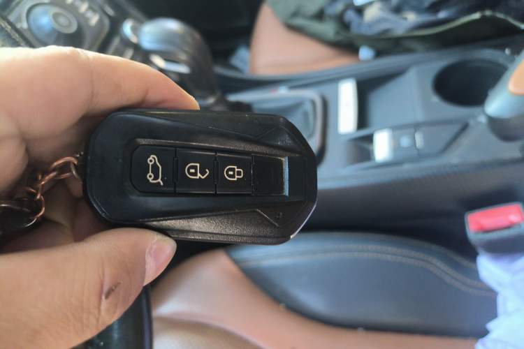 Used JMC Yusheng S330 2016 1.5L GTDi Automatic Two-Wheel Drive Prestige Edition
