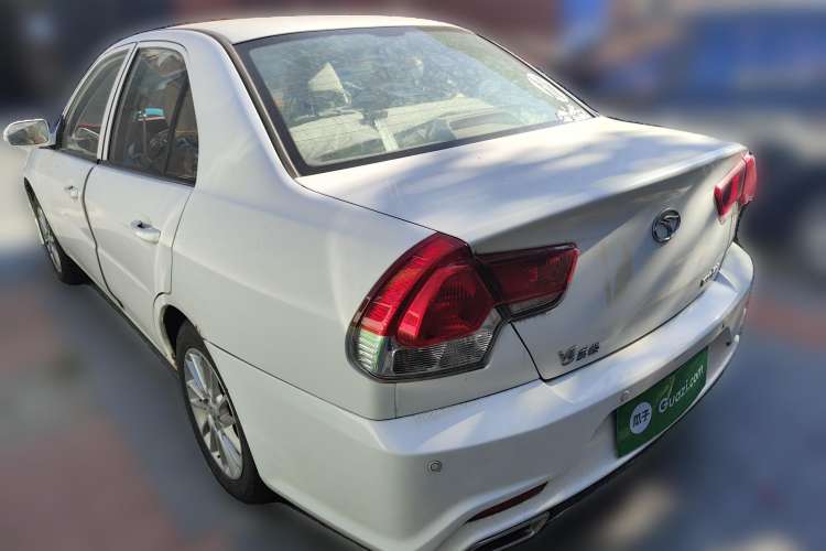 Used Soueast V3 Lingyue 2015 1.5L Manual Happiness Edition