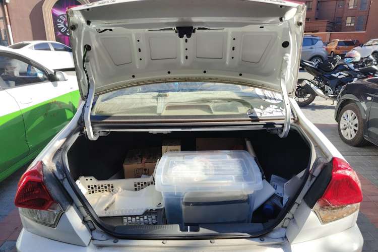 Used Soueast V3 Lingyue 2015 1.5L Manual Happiness Edition