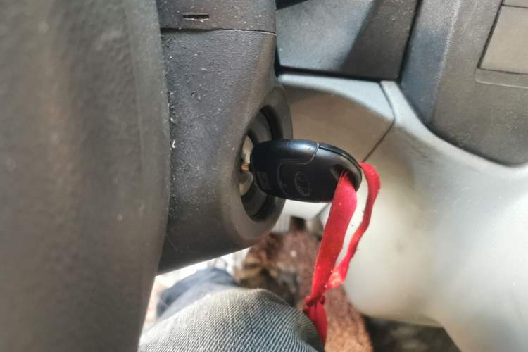 Used Ford Transit Custom 2009 2.4T Diesel Standard Version Short Wheelbase Mid-Roof China Stage III
