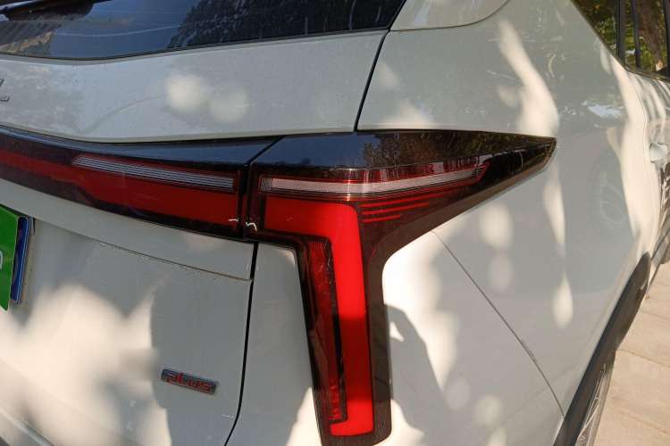 Used SOL X8 PLUS 2023 1.5 TGDI DCT Smart Edition 6-Seater
