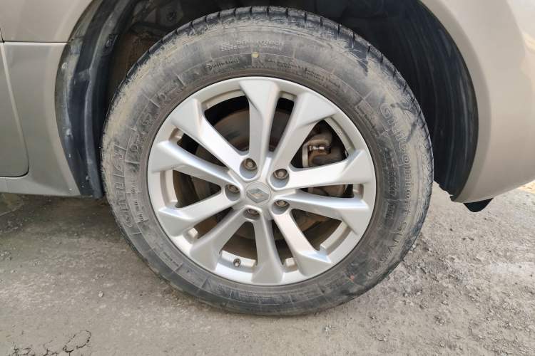 Used Renault Koleos 2010 2.5L 4x4 Luxury Version

