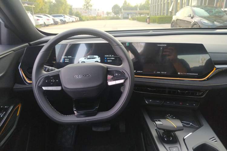Used Oshan X5 PLUS 2023 1.5T DCT Smart & Fun AI Edition
