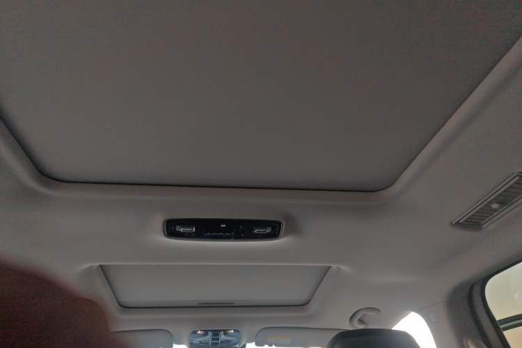 Used Roewe iMAX8 2022 400TGI Prestige Edition