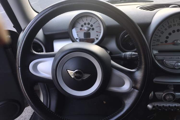 Used MINI 2010 1.6L COOPER Cheer

