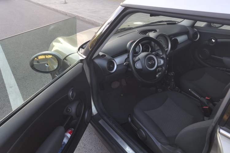 Used MINI 2010 1.6L COOPER Cheer

