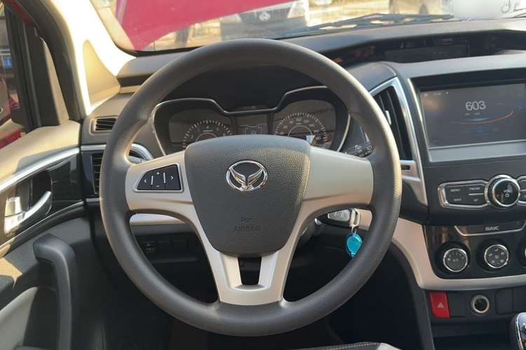 Used HYOSOW H3 2015 1.5L manual luxury version