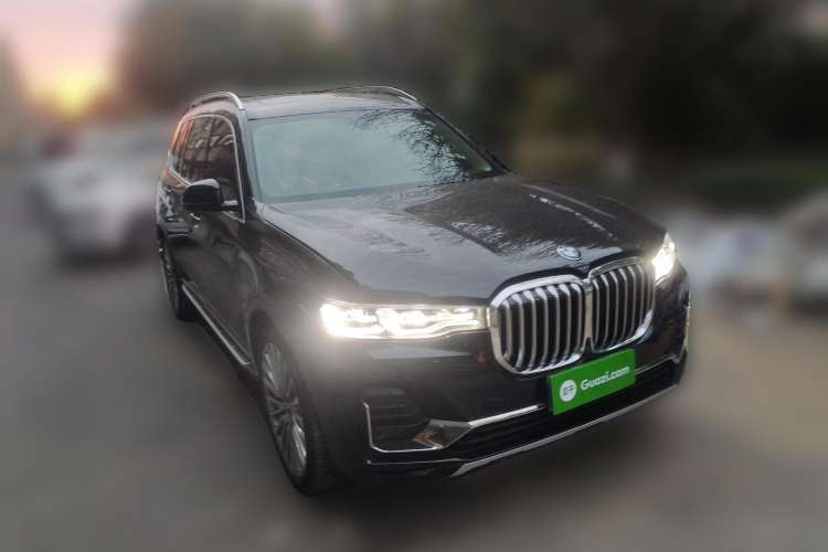 Used BMW X7 2021 xDrive40i Luxury Package with Leading Features