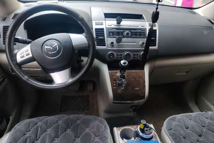 Used Mazda 8 2013 2.5L Ultimate Edition Center Console