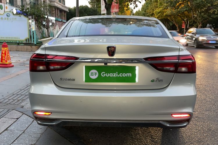 Used Roewe i6 New Energy 2017 45T Hybrid Connect & Smart Enjoyment Edition Exterior 4