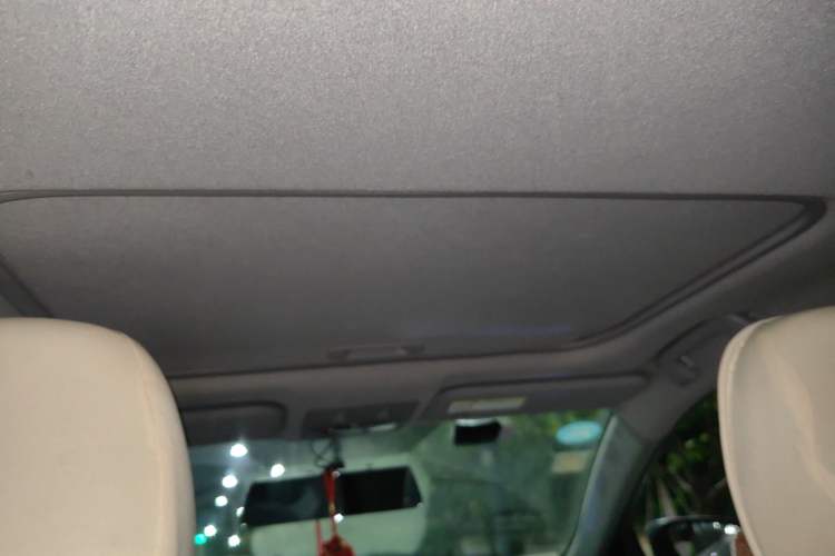 Used Toyota YARiS L Zhi Xiang 2017 1.5G CVT Xuan Dong Skyroof Edition
