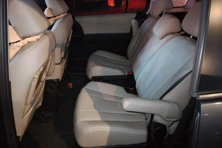 Used Mazda Mazda 5 2011 2.0L Manual Comfort Edition
