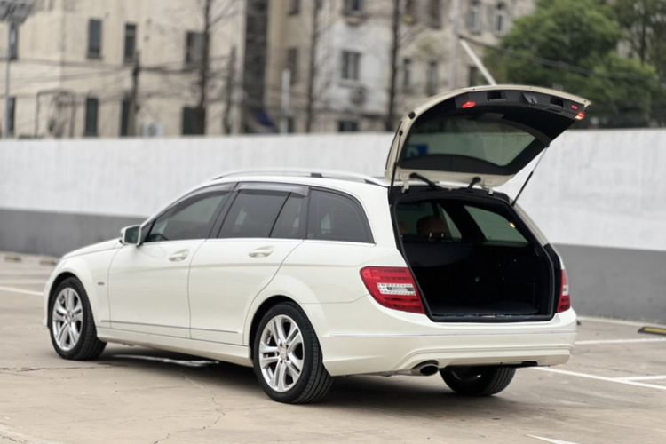 Used Mercedes-Benz C-Class 2011 C 200 Fashion Travel Edition
