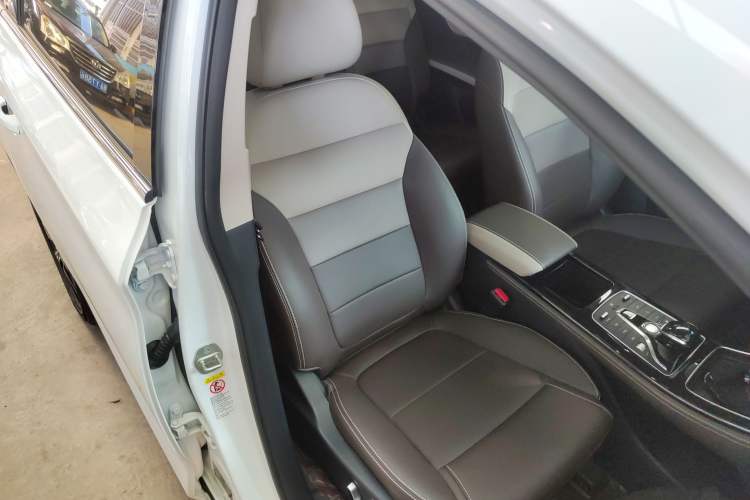 Used BYD Song MAX New Energy 2022 DM-i 105KM Flagship Model Right Front Seat