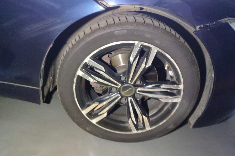 Used BMW Z4 2009 sDrive23i Leading Model Right Front Wheel Hub