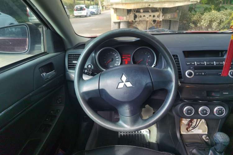 Used Mitsubishi Lancer EX 2010 Chasing Edition 1.8L Manual Luxury Model
