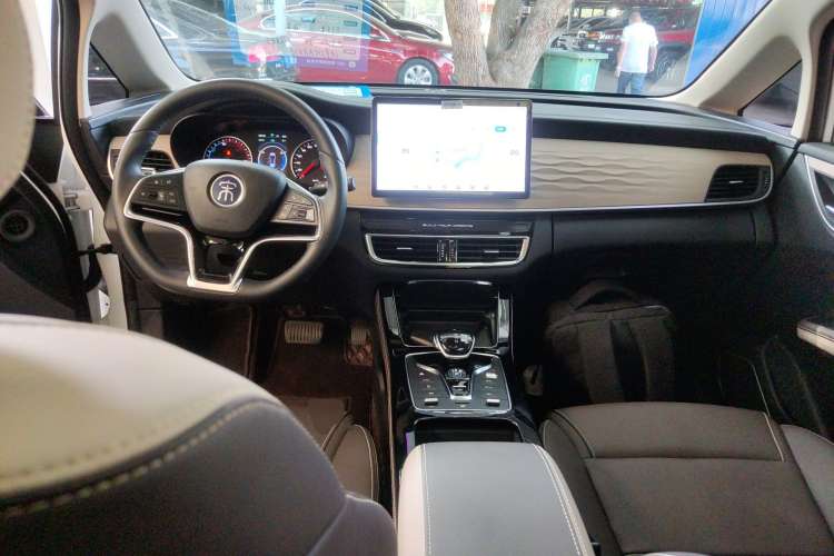 Used BYD Song MAX New Energy 2022 DM-i 105KM Flagship Model Center Console