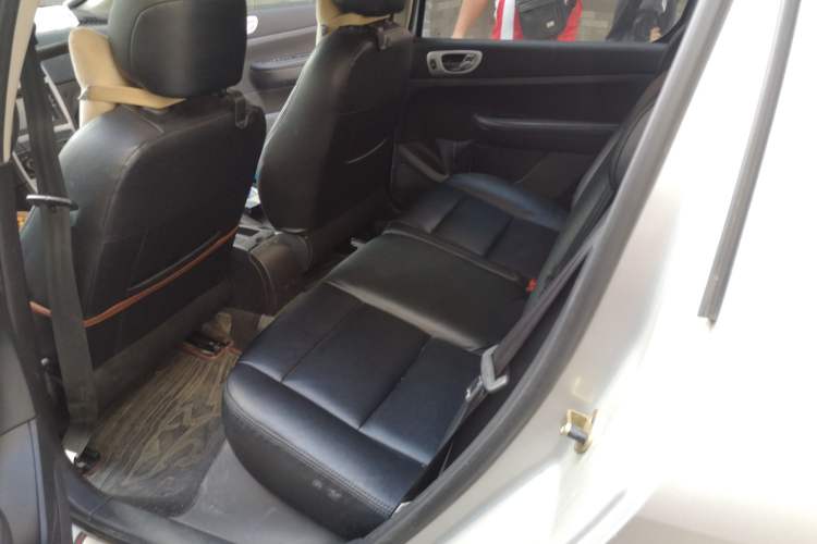 Used Peugeot 307 2012 1.6L Manual CROSS
