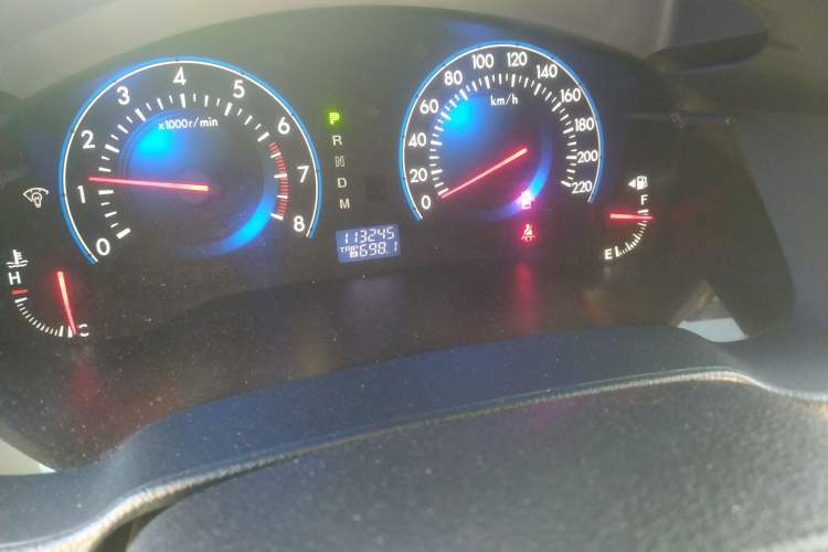 Used Mazda 8 2015 2.5L Flagship Edition Odometer Close Up