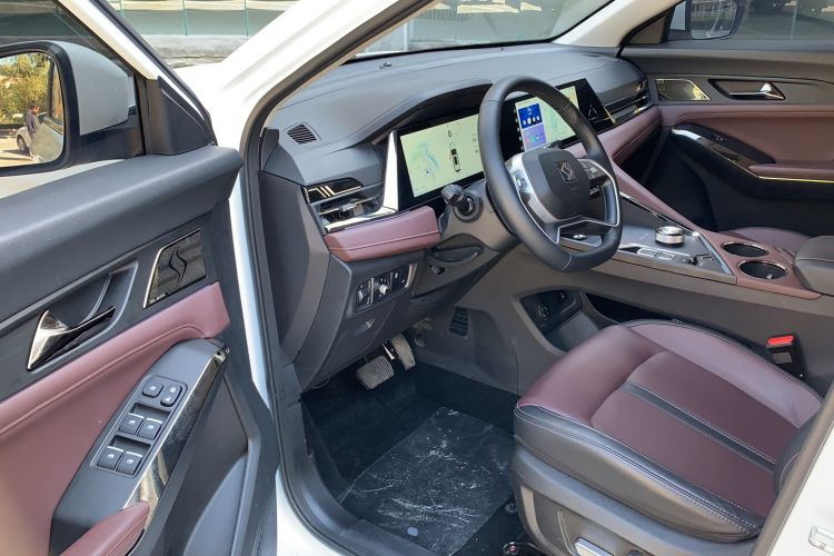 Used SOL X8 PLUS 2023 1.5 TGDI DCT Smart Edition 7-Seater