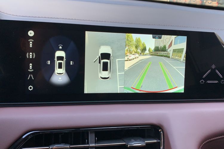 Used SOL X8 PLUS 2023 1.5 TGDI DCT Smart Edition 7-Seater