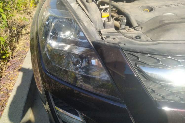 Used Mazda 8 2015 2.5L Flagship Edition Right Front Headlight