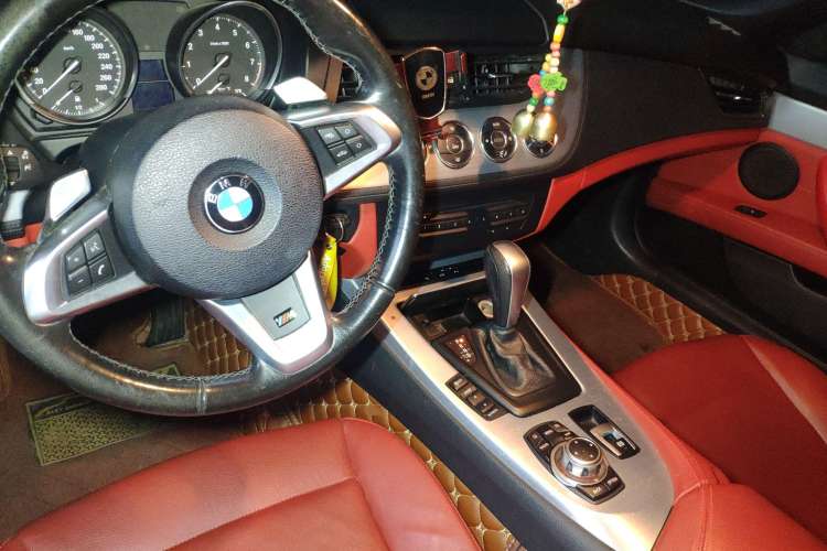 Used BMW Z4 2009 sDrive23i Leading Model Center Console