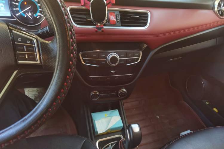 Used Haval H1 2015 1.5L AMT Luxury Model
