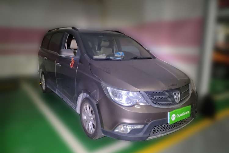 Used Baojun 730 2014 1.5L manual Comfort version 7 seats
