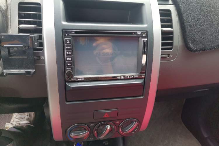 Used Nissan X-Trail 2008 2.0L XE CVT 4WD Audio And AC Panel