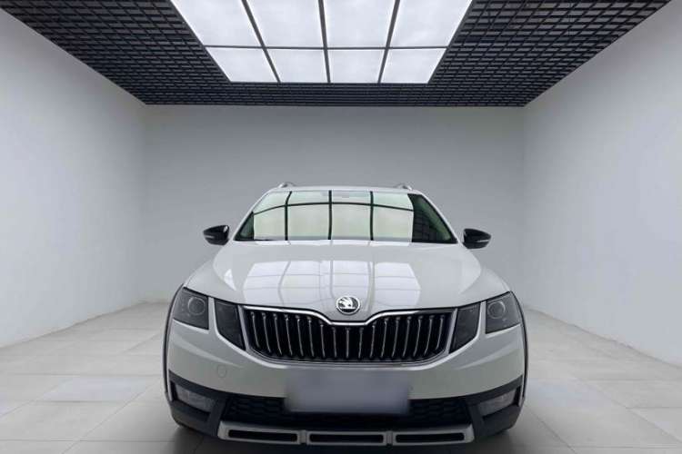 Used Skoda Octavia 2018 Station Wagon TSI230 DSG Luxury Edition
