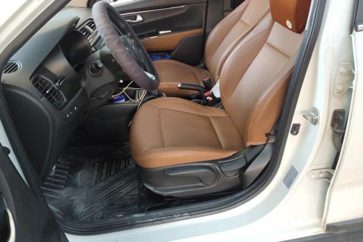 Used Kia KX Cross 2017 1.4L MT GLS
