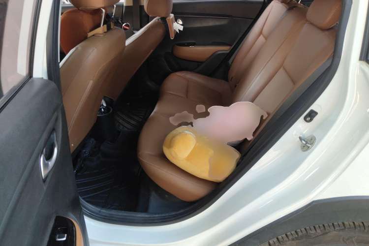 Used Kia KX Cross 2017 1.4L MT GLS
