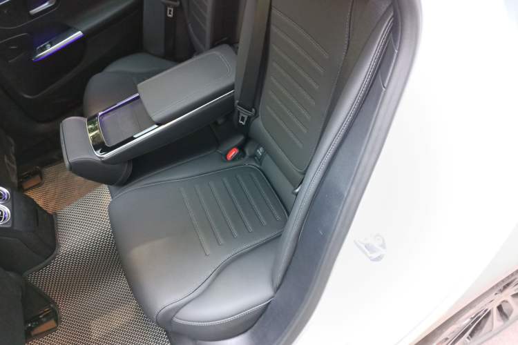 Used Mercedes-Benz C-Class New Energy 2023 Facelift C 350 eL Left Rear Seat