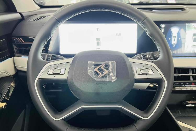 Used SOL X8 PLUS 2023 1.5 TGDI DCT ZhiShang Edition 6 Seats