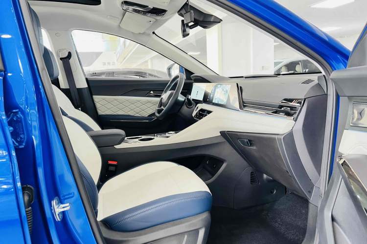 Used SOL X8 PLUS 2023 1.5 TGDI DCT ZhiShang Edition 6 Seats