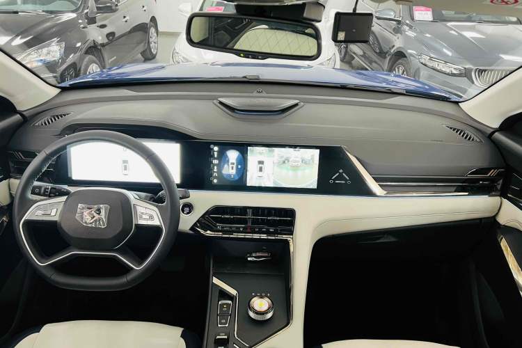 Used SOL X8 PLUS 2023 1.5 TGDI DCT ZhiShang Edition 6 Seats