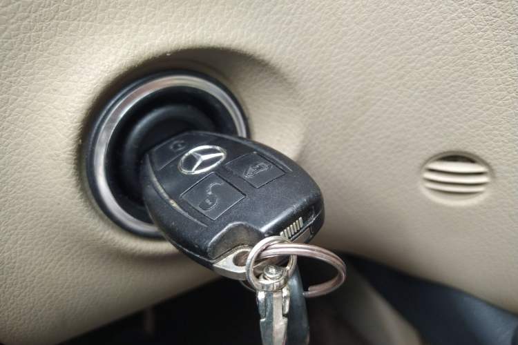 Used Mercedes-Benz Viano 2010 2.5L Luxury Edition Vehicle Key