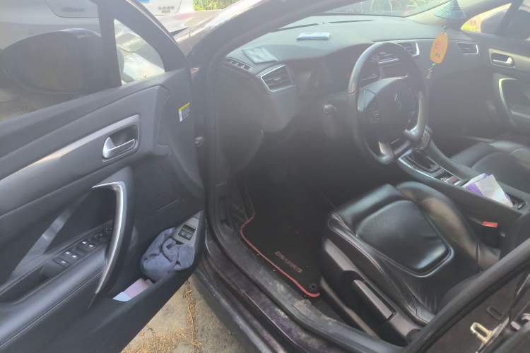 Used DS 5LS 2014 1.6T Elegant Version THP160
